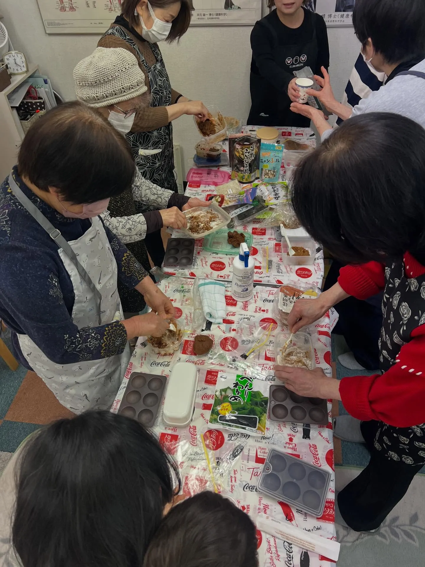 味噌玉作りを行いました♪ご自宅の味噌を使って、お湯を注ぐだけ...